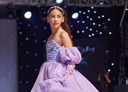 Mẫu nhí lai Tây 10 tuổi lộng lẫy trên sàn catwalk