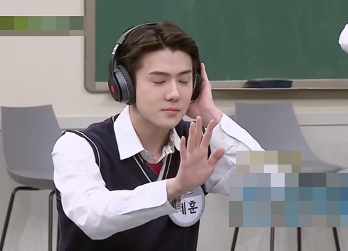 Sehun đẹp trai nhất nhì EXO nhưng cứ đi show lại tự dìm hàng, lần này là thành... "bà thím" tóc vàng