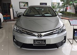 Toyota Altis giảm giá 180 triệu đồng xả hàng tồn