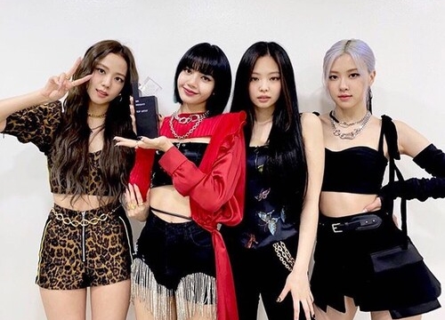 BXH thương hiệu idol group tháng 7/2020: BlackPink - BTS cạnh tranh suýt sao, người chiến thắng cuối cùng chính là