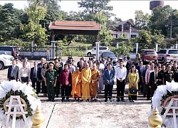 Đại sứ quán Việt Nam tại Lào dâng hương tưởng niệm 73 năm ngày Thương binh liệt sỹ