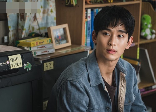 Điên Thì Có Sao và chuyện sống thật với cảm xúc: Nên kiềm chế như Kim Soo Hyun hay bộc phát như Seo Ye Ji?