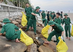 Đồn Biên phòng Phước Tỉnh ra quân làm sạch biển