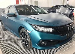 Honda Civic RS sơn màu độc hết 40 triệu đồng - Chiêu 'câu' khách mới của đại lý