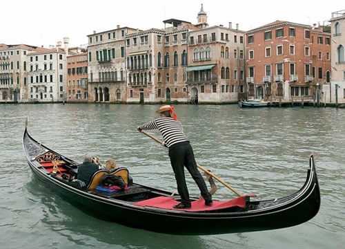 Nỗi khổ mới của lái thuyền ở Venice