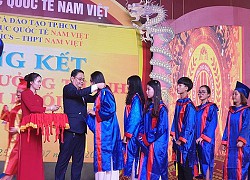 Phó Hiệu trưởng dặn học sinh lớp 12: "Gặp thất bại nhưng không được nản chí"