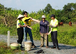 Showbiz thị phi, Châu Đăng Khoa 'bỏ nghề' về quê hái đậu cùng Lâm Vỹ Dạ