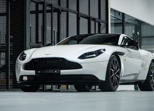 'Soi' siêu xe Aston Martin DB11 Morning Frost giá 15,7 tỷ tại Việt Nam