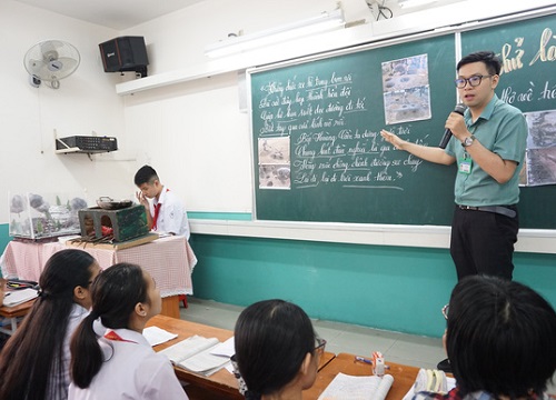 Thầy giáo nhắn nhủ học sinh xem điểm thi lớp 10: 'Cánh cửa này đóng lại, cánh cửa khác sẽ mở ra'