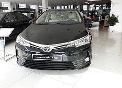 Toyota Corolla Altis giảm giá dưới 600 triệu đồng