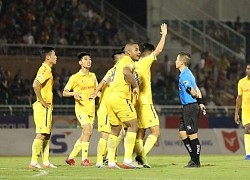 V-League: Giải cứu Vua sân cỏ