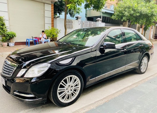 'Xe doanh nhân' Mercedes E300 đời 2012 giá ngang Honda Civic mới