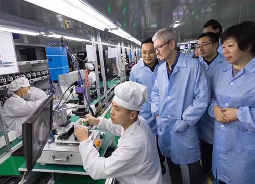 Đây là cách một 'viên đạn Made in China' đã găm vào thân thể của gã khổng lồ Foxconn