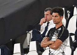 Juventus và Ronaldo nâng cúp vô địch Serie A: Hạnh phúc không trọn vẹn