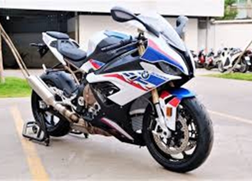 Chọn Honda CBR1000RR-R hay BMW S 1000 RR với 1 tỷ đồng