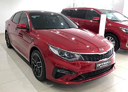 Đại lý xả hàng, Kia Optima giảm giá gần trăm triệu: Sedan hạng D rẻ nhất Việt Nam