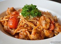 Mỳ spaghetti sốt cà chua thịt bò viên