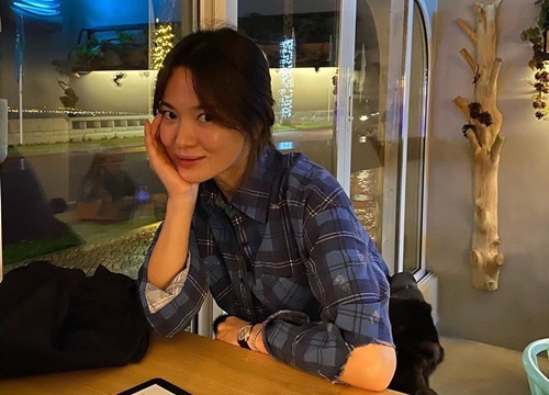 Song Hye Kyo bất ngờ lộ vẻ ngoài già nua kém sắc khiến Knet lo lắng