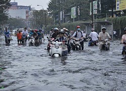 Tác hại của việc không rửa xe sau khi đi xe máy dưới trời mưa ngập