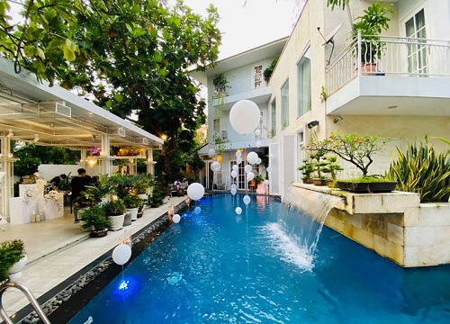 Sống kín tiếng nhiều năm, Shark Khoa bất ngờ hé lộ không gian biệt thự chẳng khác nào resort, dân mạng gật gù quả không hổ danh CEO "sừng sỏ" thương trường Việt