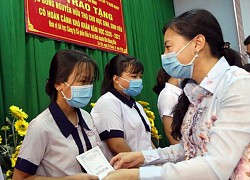 Tiếp sức học sinh đến trường