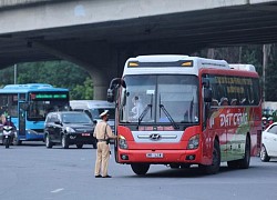 Xe khách liên tiếp vi phạm, biên bản "chồng" biên bản giữa dịch Covid-19