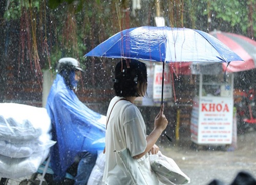 Hà Nội nhiều mây, có mưa rào và dông vài nơi