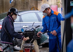 Hai 'ông lớn' bán lẻ xăng dầu có lãi trở lại