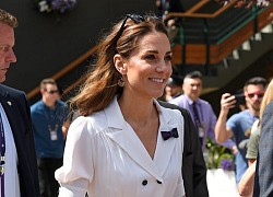 Kate Middleton mặc váy ngàn đô nhưng vẫn tuân thủ quy định đeo khẩu trang