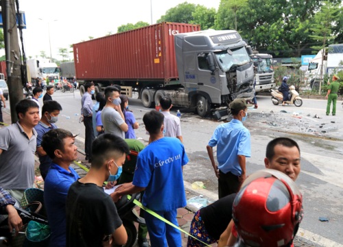 Khởi tố vụ tai nạn giao thông làm 4 người thương vong ở Long Biên (Hà Nội)