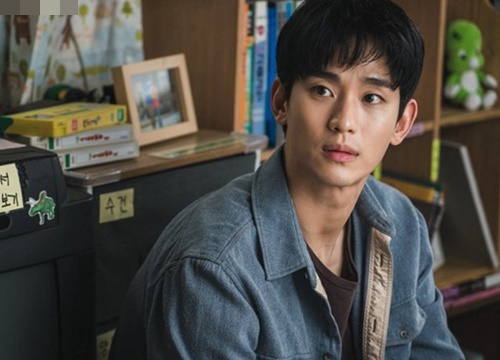 Không cần đợi đến Điên Thì Có Sao, Kim Soo Hyun đã gặp "mẹ vợ" ở "kiếp trước" rồi đây này!