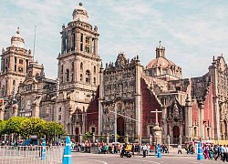 Kỳ quan cổ bên dưới Nhà thờ Chánh tòa thành phố Mexico City hiện đại