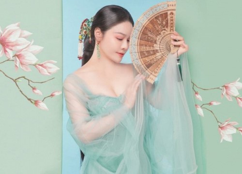 Nhật Kim Anh đẹp như từ trong tranh bước ra với tạo hình cổ trang