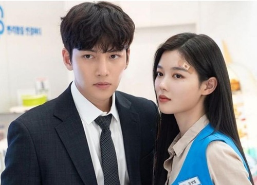 Quảng bá phim bất chấp dịch bệnh, Ji Chang Wook bị ném đá kịch liệt: Nỗ lực giãn cách vậy là đi tong!