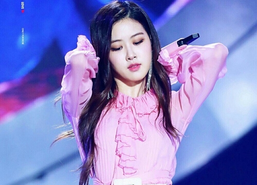 Rosé (Black Pink) tiết lộ lý do gia nhập YG Entertainment