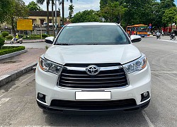 Xe nhập Toyota Highlander đời 2015 rao bán ngang giá Fortuner đập thùng