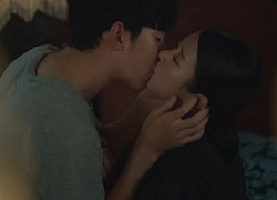 Cảnh hôn mãnh liệt trong &#8216;Điên thì có sao&#8217; bị fan soi chi tiết hài hước, Kim Soo Hyun &#8216;bịt tai&#8217; Seo Ye Ji để không phải nghe đạo diễn hô &#8216;Cut&#8217;?