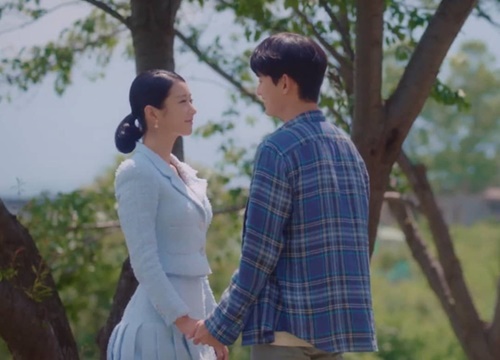 'Điên thì có sao' tập cuối: Kim Soo Hyun táo bạo 'giật chốt an toàn' cùng Seo Ye Ji trên bàn làm việc