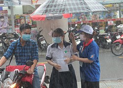 'Đội' mưa tiếp sức mùa thi: 'Thấy quý lắm!'