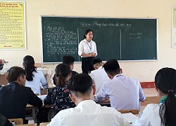 Hòa Bình: Dùng xuồng cao tốc vận chuyển đề thi vùng lòng hồ Sông Đà