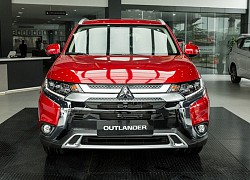 Mitsubishi chơi lớn: Khuyến mại tất tay các dòng xe đang bán ở Việt Nam, Xpander giảm hàng chục triệu, Outlander thêm &#8216;đồ chơi&#8217; xịn