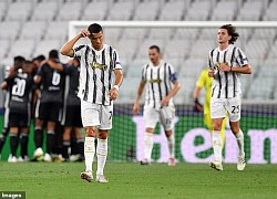 Ronaldo rực sáng, Juventus vẫn cay đắng rời Champions League