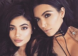 Bức ảnh gây tranh cãi của Kim Kardashian và Kylie Jenner