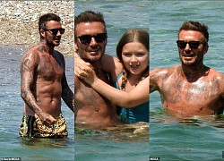 Điêu đứng khi thấy David Beckham cởi trần khoe body vạm vỡ, cùng đàn con tắm biển