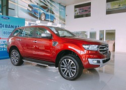 Dù bị lỗi, Ford Everest vẫn bán chạy hơn Toyota Fortuner