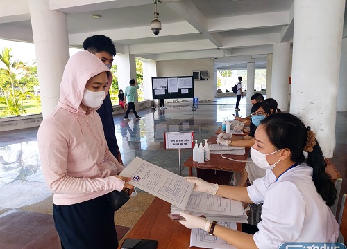 Hải Phòng: 659 học sinh làm thủ tục nhập học vào trường chuyên Trần Phú