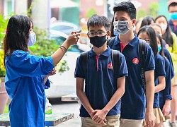 Hàng chục sinh viên Lào tự ý về nước không có hộ chiếu