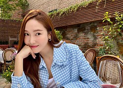 Hôm trước vừa đi chơi thân thiết, nay Jennie - Jessica lại diện áo đôi: Jennie xinh muốn xỉu nhưng mix đồ "sai quá sai"