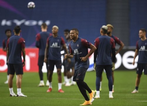 Mbappe cùng đồng đội hào hứng tập luyện trước trận gặp Atalanta