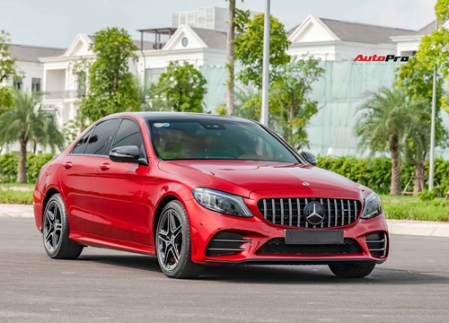 Mercedes-Benz C 300 AMG bán lại giá hơn 1,7 tỷ: Chi tiết cản sau kiểu F1 gây chú ý